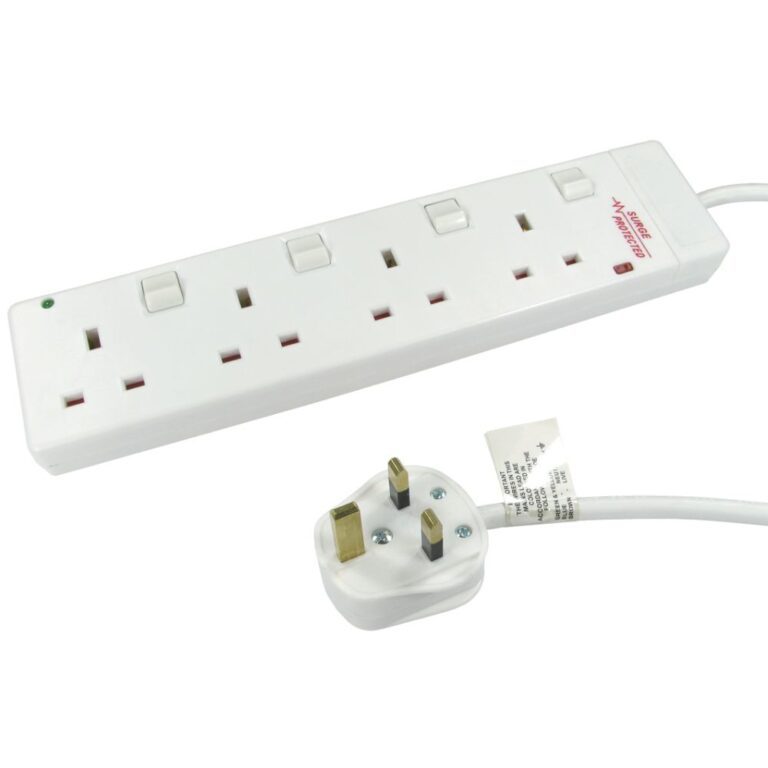 Cables Direct RB-05-4GANGSWD 4 Gang Surge Protector White 5m