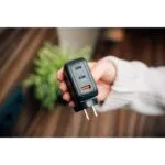 Verbatim Mini GaN Charger 65W with Display