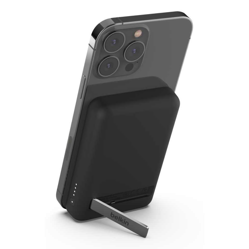 Belkin BoostCharge 5000 mAh Wireless Power Bank with USB Type-C Cable Black Belkin BoostCharge 5000 mAh Wireless Power Bank with USB Type-C Cable Black