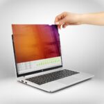 StarTech.com 14" 16:9 Gold-to-Black Reversible Laptop Privacy Screen Filter with Anti-glare Matt Surface