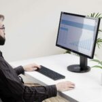 StarTech.com Anti-Blue Light Filter 24" 16:10 Monitor Screen Protector with Dual Mounting Options