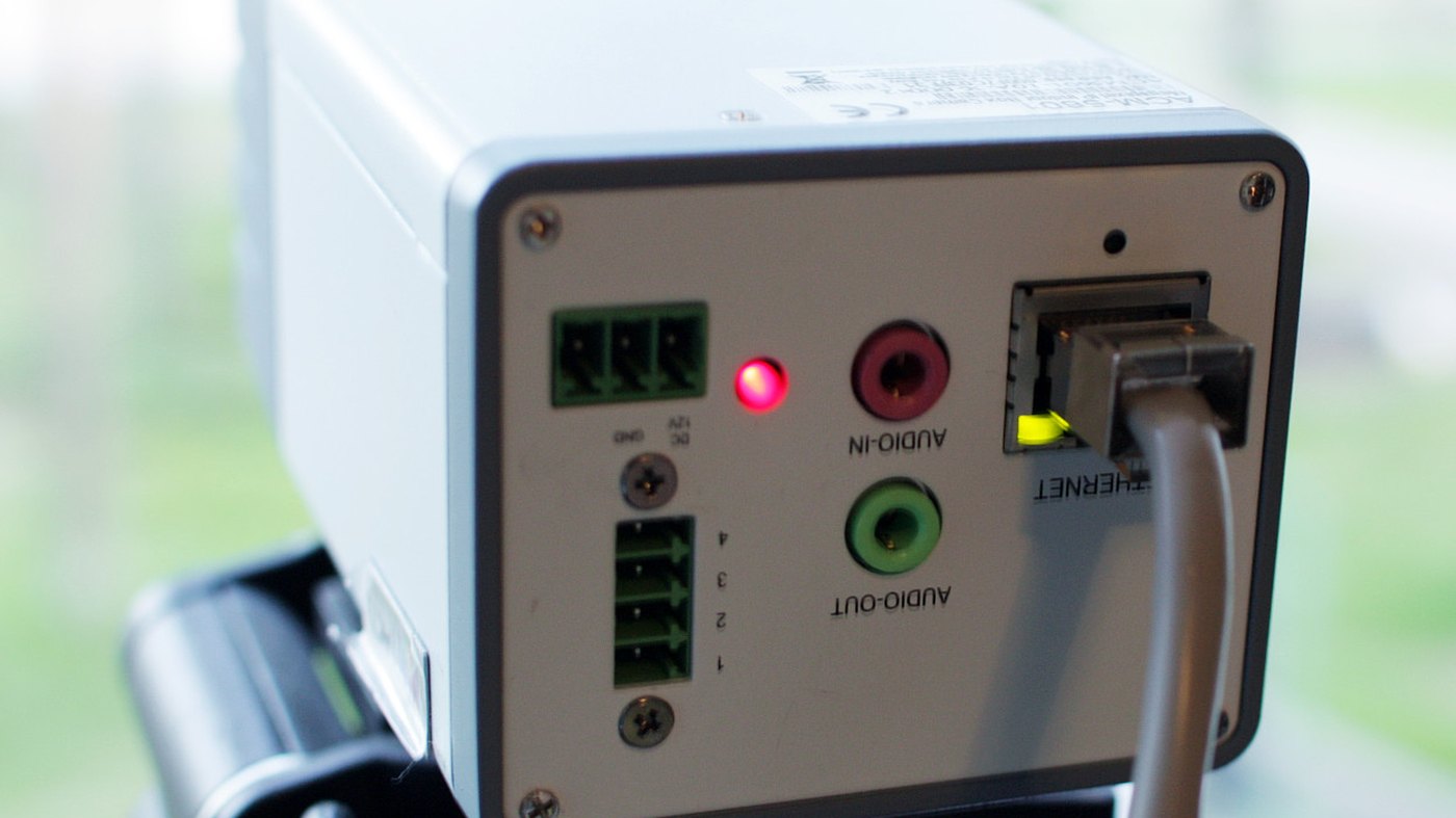 IP camera with a single Ethernet cable and no separate mains lead