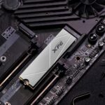 XPG GAMMIX S60 512 GB M.2 2280 NVMe SSD PCIe 4.0 with Heatsink